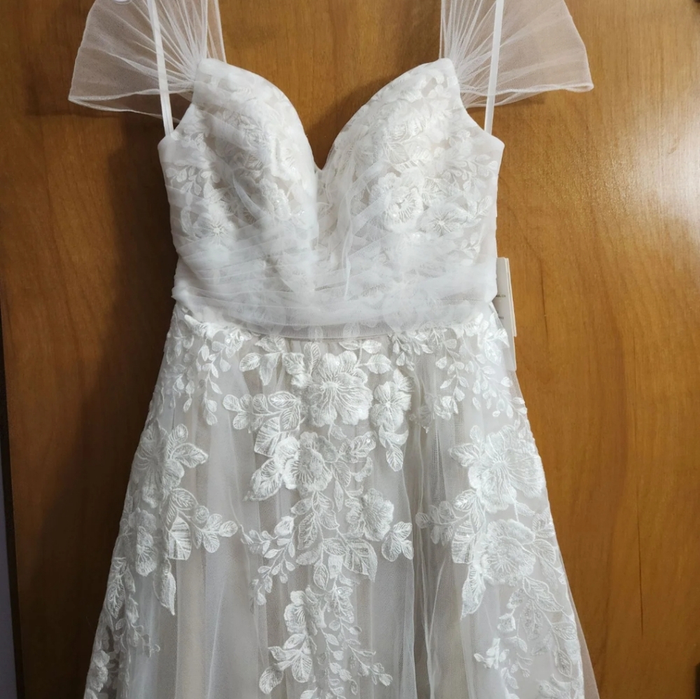 Elegant White, Tulle and Organza Wedding Gown